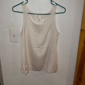 Scalloped tank